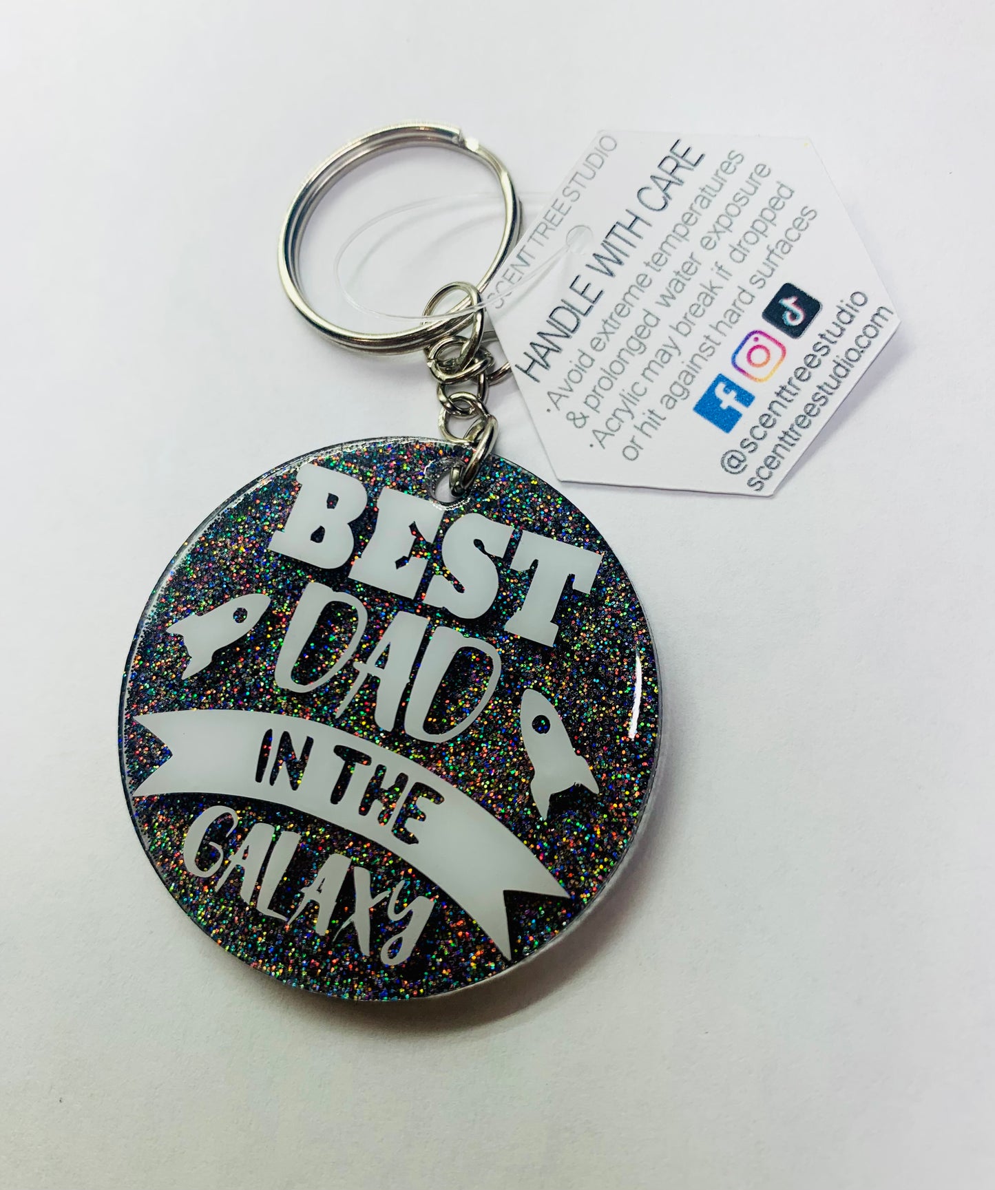 Best Dad in the Galaxy Keychain - 2 Inch - Scent Tree Studio